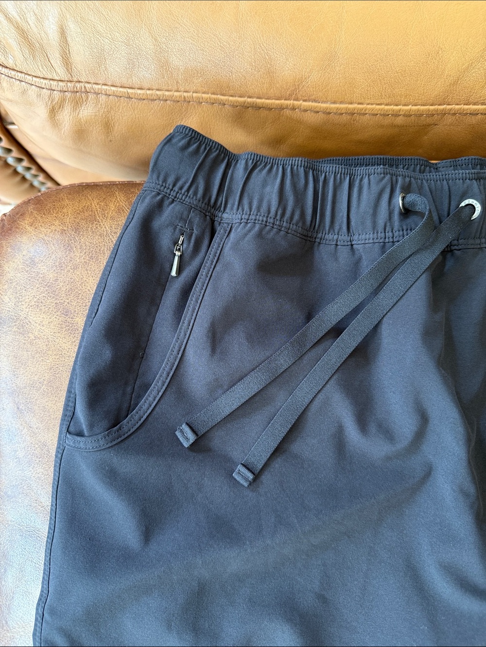 Women's Patagonia Fleetwith Skort Sz Small Black Hiking Skirt - Picture 2 of 7